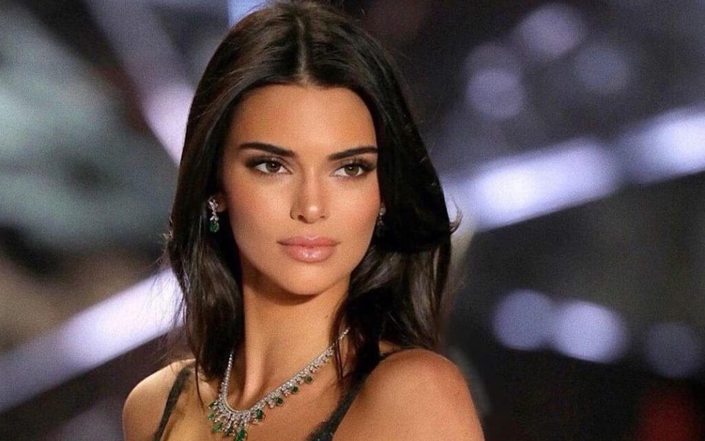 The Kardashian Bisa Bikin Negara Sendiri, Kalahkan China Dan India 6 The Kardashian