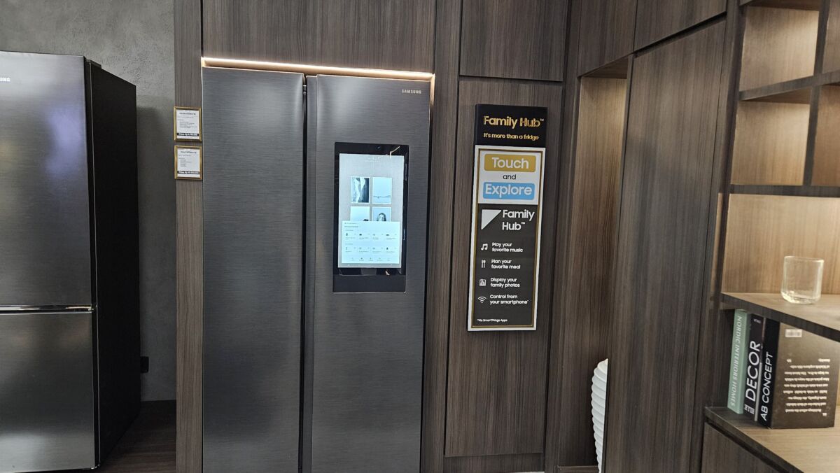 Samsung Experience Lounge Perdana Hadir Di Pondok Indah Golf 9 Samsung Experience Lounge