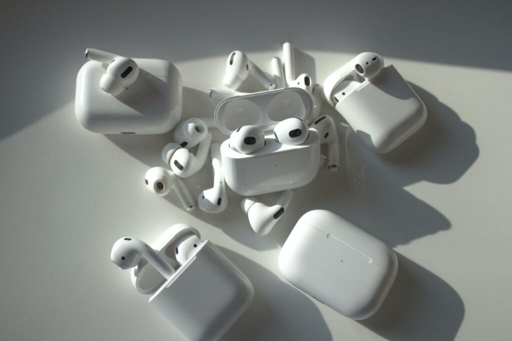 Ikuti Tips Dan Cara Ini Untuk Membersihkan Airpods Dengan Benar 4 Membersihkan Airpods