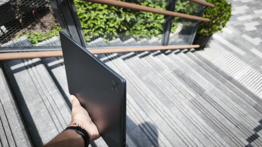 Laptop 1 Kg Axioo Hype R5 Tertinggal Di Petronas, Saking Ringannya! 4 Axioo Hype R5