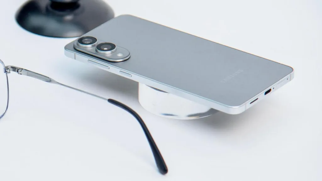 7 Tips Liburan Maksimal Dengan Galaxy S25 Edge 4 Jurus Jadi Produktif dan Tetap Stylish dengan Galaxy S25 Edge
