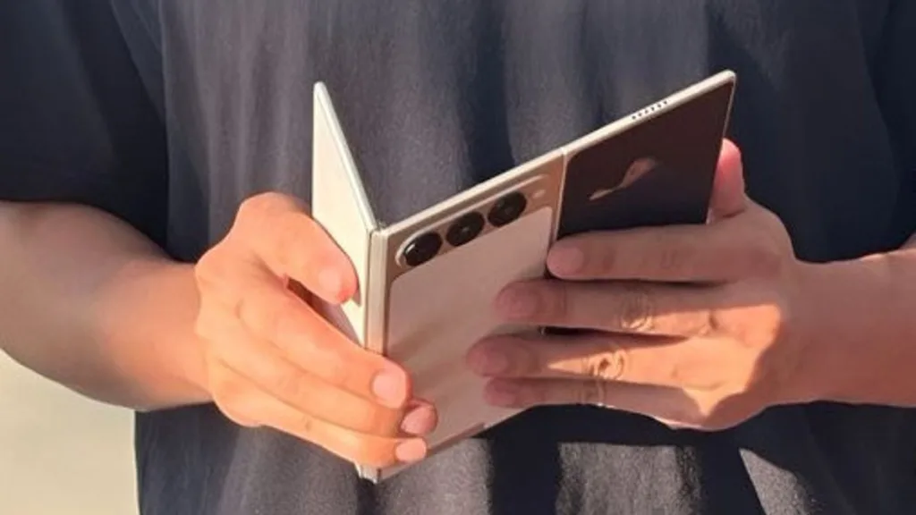 Tecno Phantom Ultimate G Fold: Ponsel Tri-Fold Tertipis Saingi Samsung &Amp; Huawei 5 TECNO Phantom Ultimate G Fold