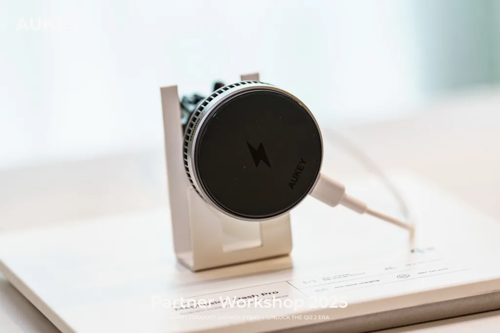 Aukey Luncurkan Magfusion Qi2.2 Series: Wireless Charging 25W Super Efisien Untuk Iphone &Amp; Samsung Flagship 5 Magfusion Qi2.2 1