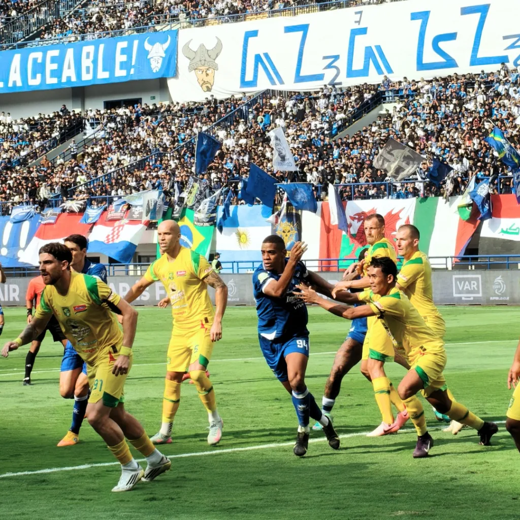 5 Jurus Oppo Reno14 Series Bikin Fancam Persib Vs Persebaya Jadi Viral Di Media Sosial! 4 4. Foto Shot On Oppo