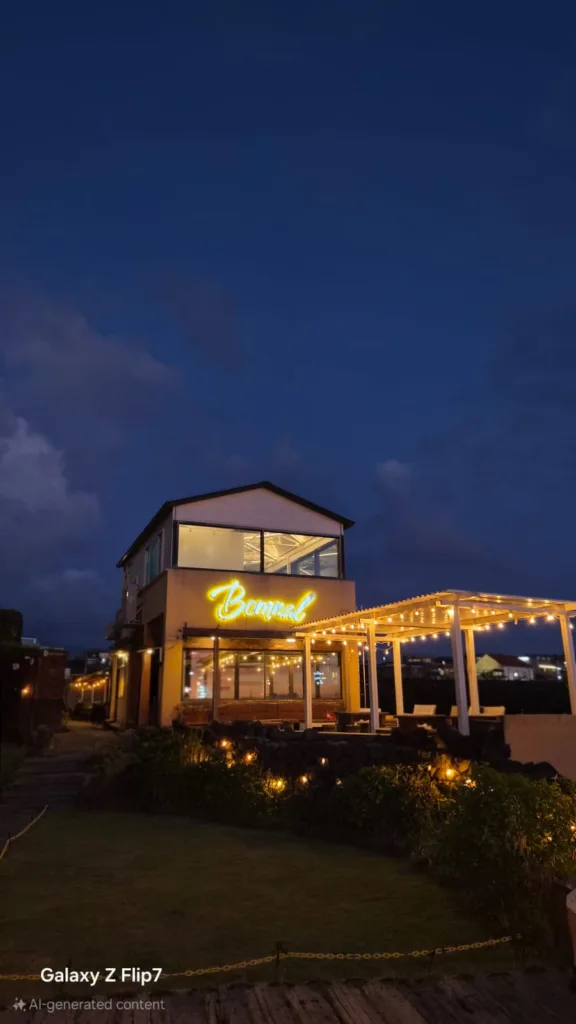 Menangkap Sunset Pakai Galaxy Z Flip 7 Di Aewol Cafe Street 4 Galaxy Z Flip 7