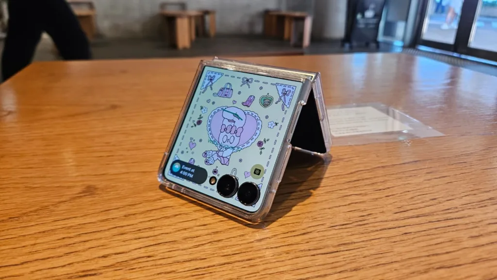 Menangkap Sunset Pakai Galaxy Z Flip 7 Di Aewol Cafe Street 7 Galaxy Z Flip 7
