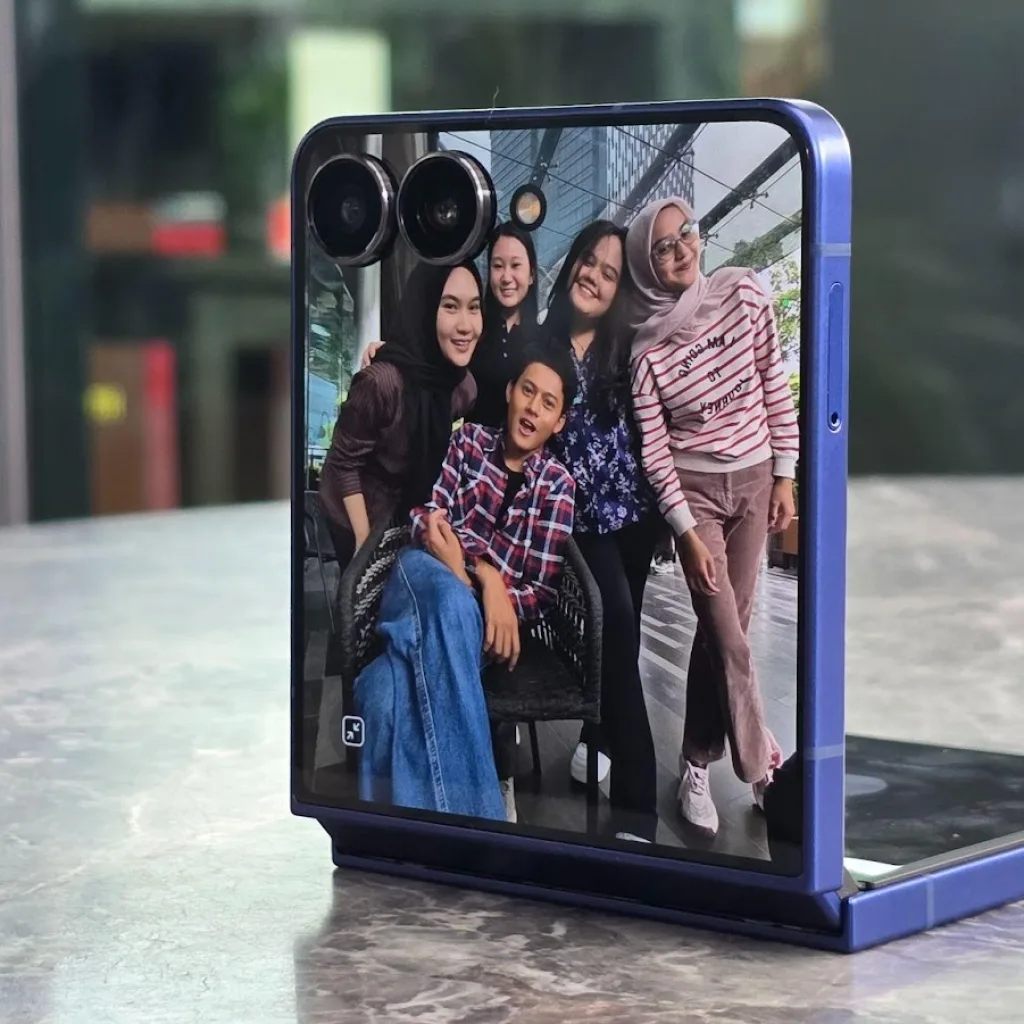Samsung Galaxy Z Flip7: Smartphone Lipat 2025 Dengan Fitur Kamera Flexcam Untuk Konten Kreatif Anti Mainstream 4 Image005