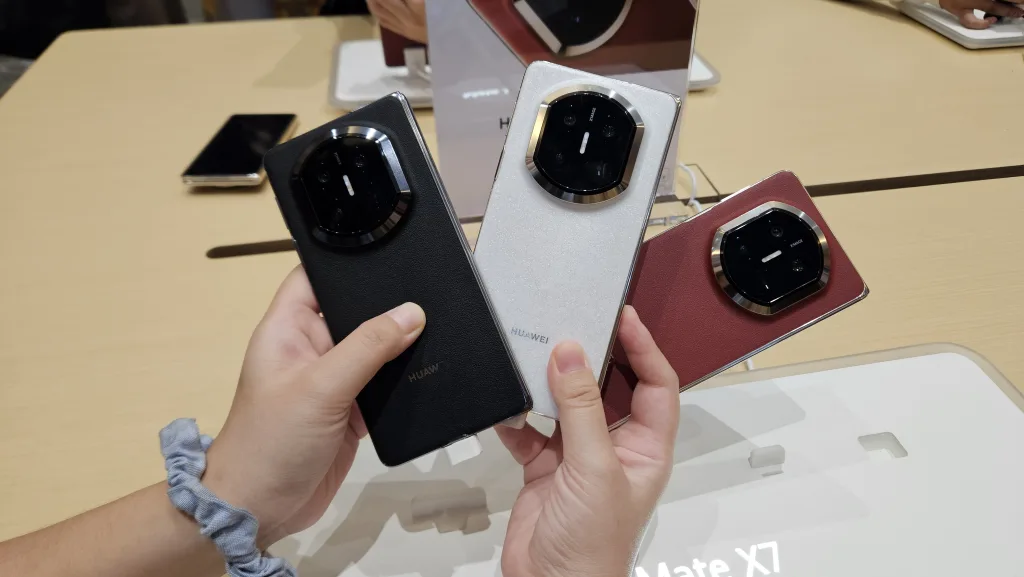 Huawei Mate X7 Debut Di Indonesia, Harga Rp. 27 Jutaan 4 Huawei Mate X7