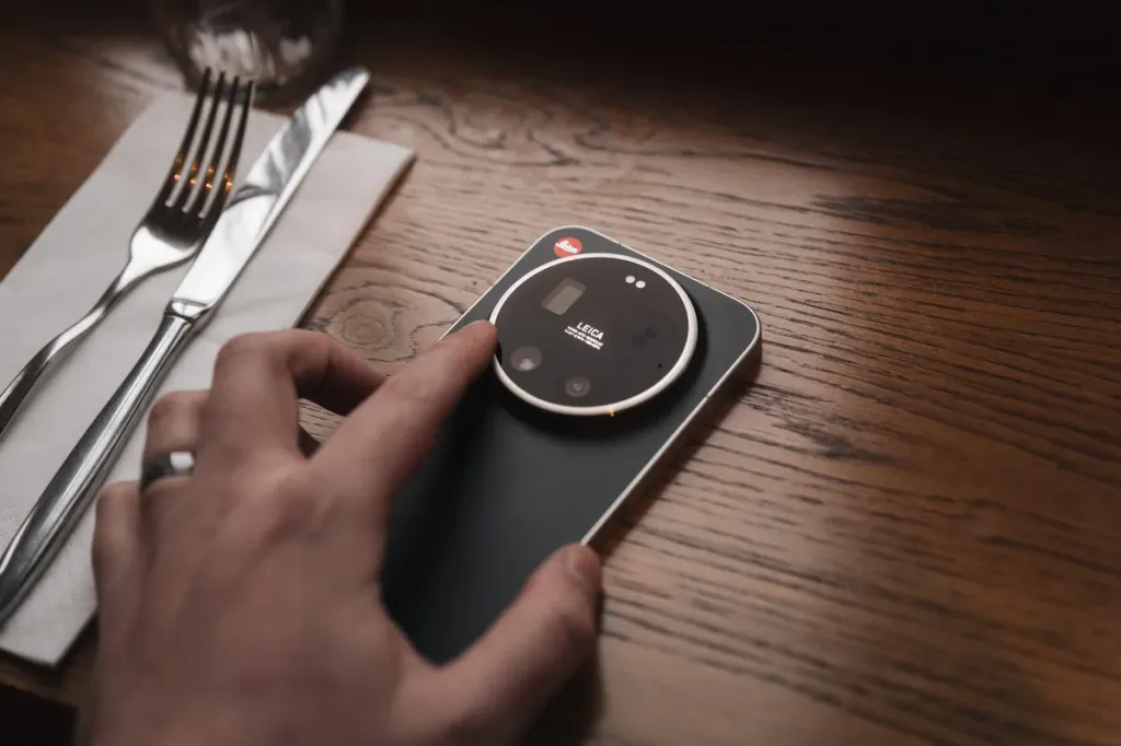 Usai Sharp, Leica Leitzphone Kini Digarap Xiaomi 5 Leica Leitzphone