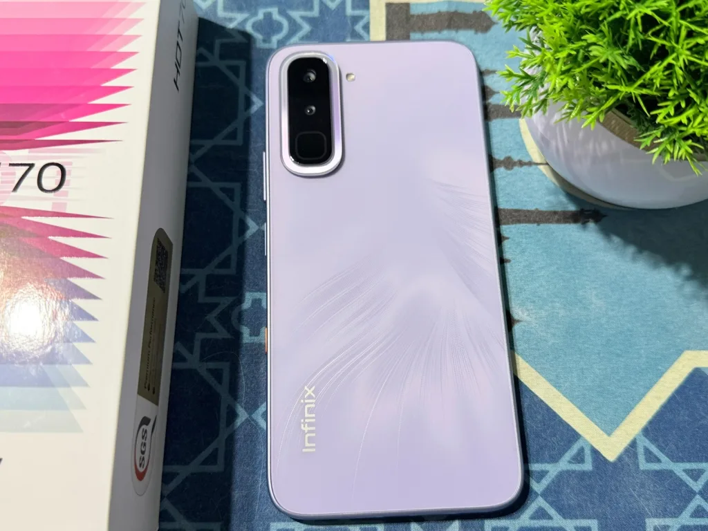 Infinix Hot 70 : Bodi Tipis, Layar Lebar, Refresh Rate Tinggi 4 Infinix Hot 70