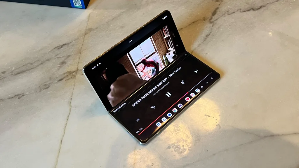 Hp Foldable Motorola Razr Fold Masuk Ke Indonesia, Harga Rp. 25 Jutaan 5 Motorola Razr Fold