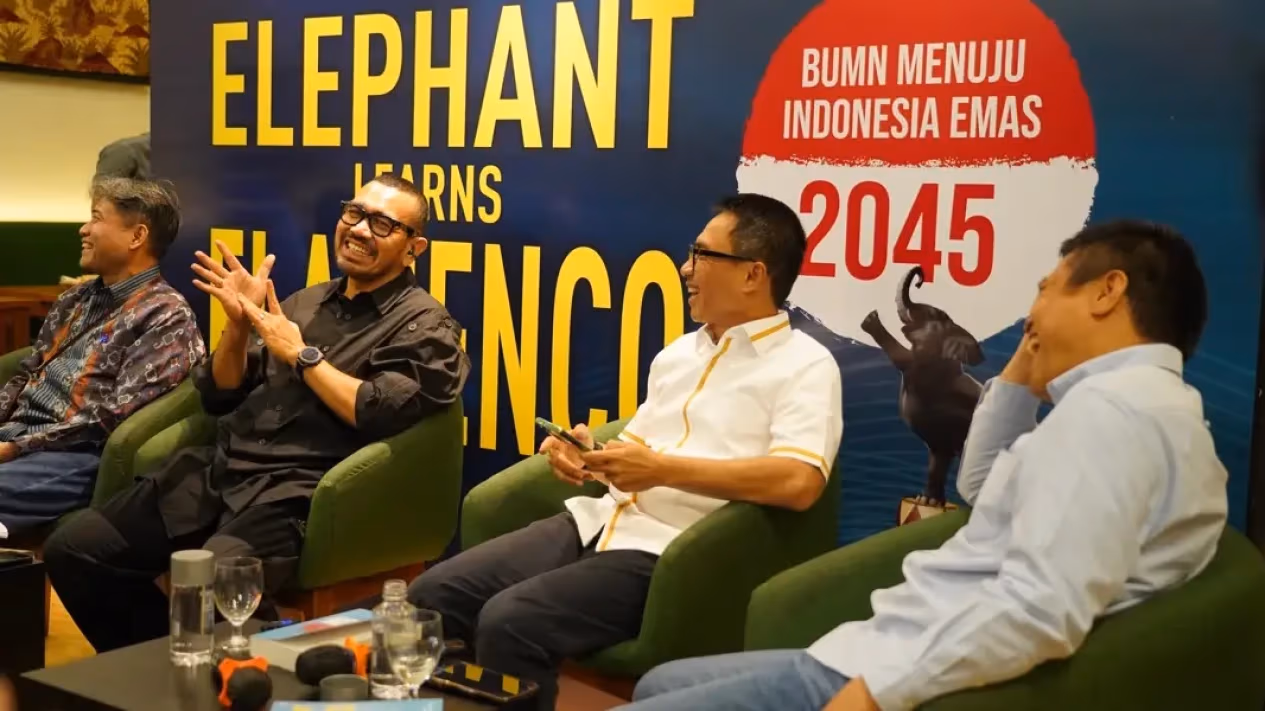 Pouf8Z Elephant Learns Flamenco
