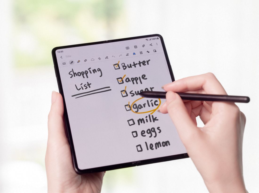 02 01 Q2 Product 20 Galaxyzfold3 5G Handson Spen Phantomblack H 1