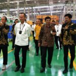 Menteri Perindustrian Indonesia Kunjungi Pabrik Ac Sharp Indonesia