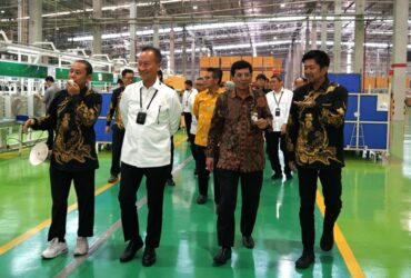Menteri Perindustrian Indonesia Kunjungi Pabrik Ac Sharp Indonesia