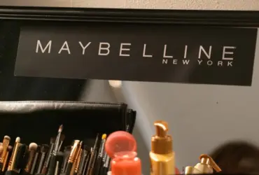 Begini Cara Touch Up Virtual Di Microsoft Teams Pakai Aplikasi Maybelline Beauty