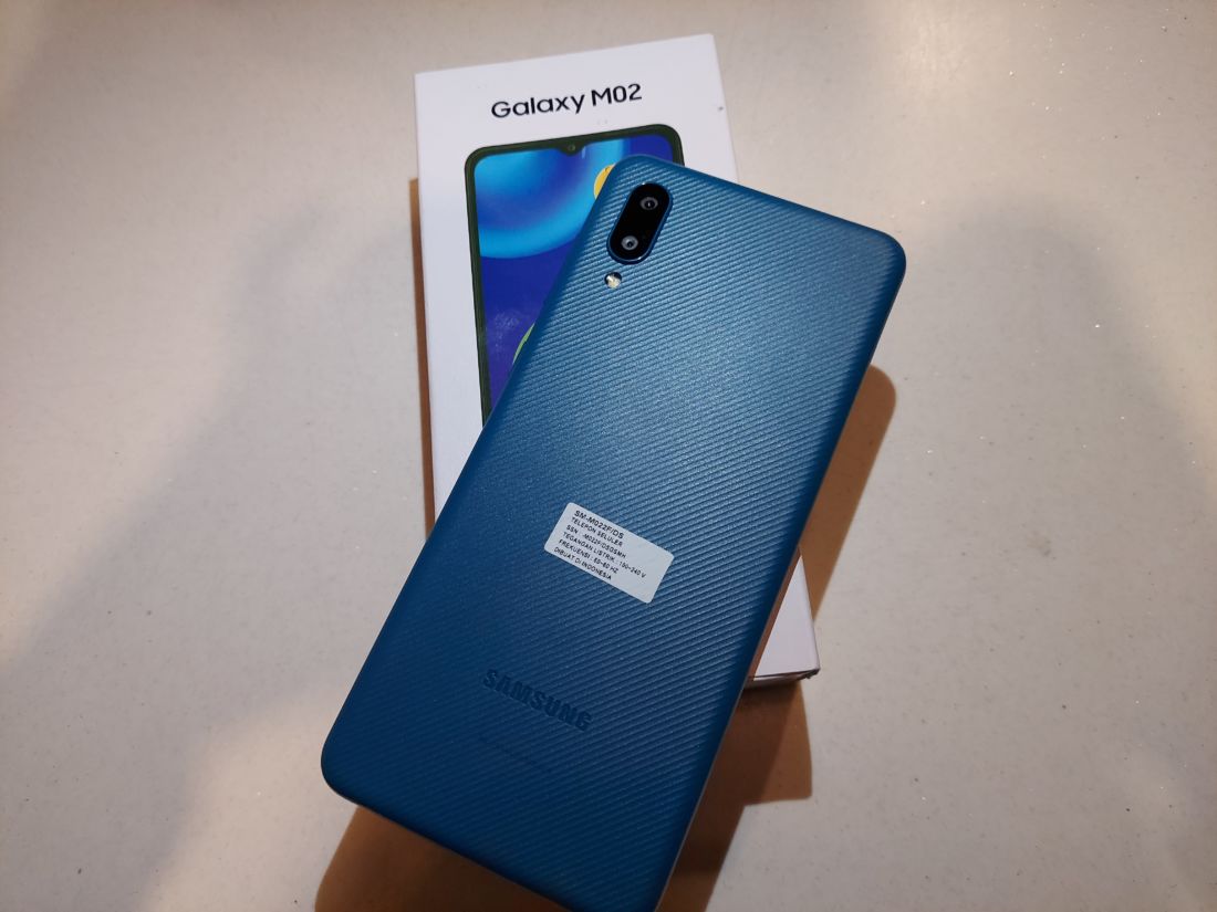 Review Galaxy M02: Ponsel Sejutaan