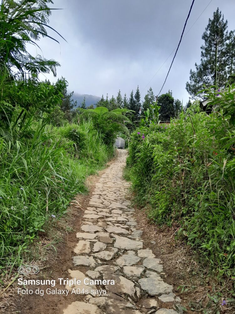Luwihaja Hills