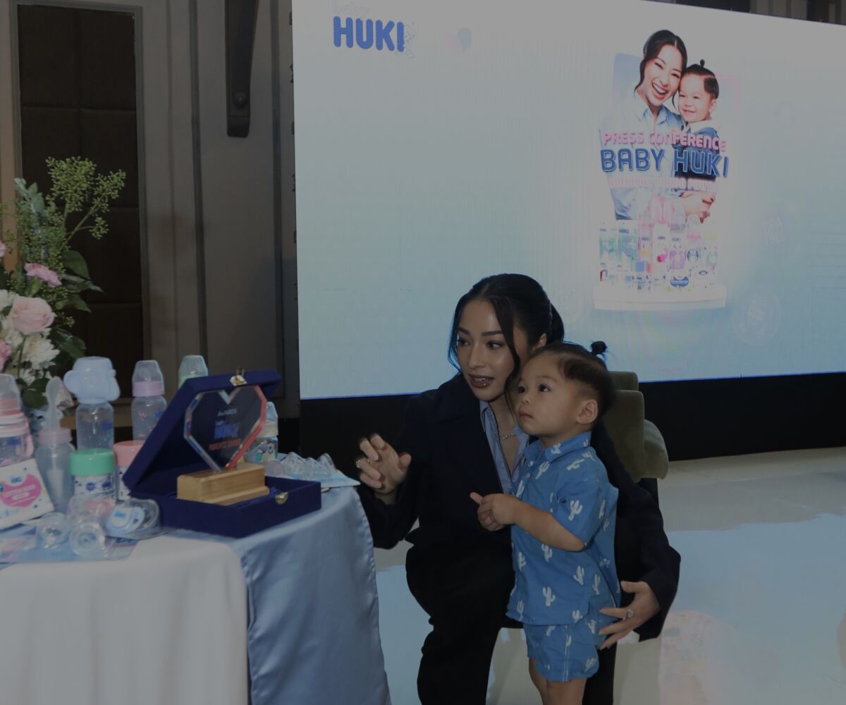 Nikita Willy Pilih Bacain Buku Dan Main Bersama Daripada Berikan Gadget Pada Anak