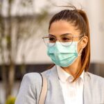 Tips Memakai Masker Yang Benar Biar Kacamata Kamu Nggak Berembun