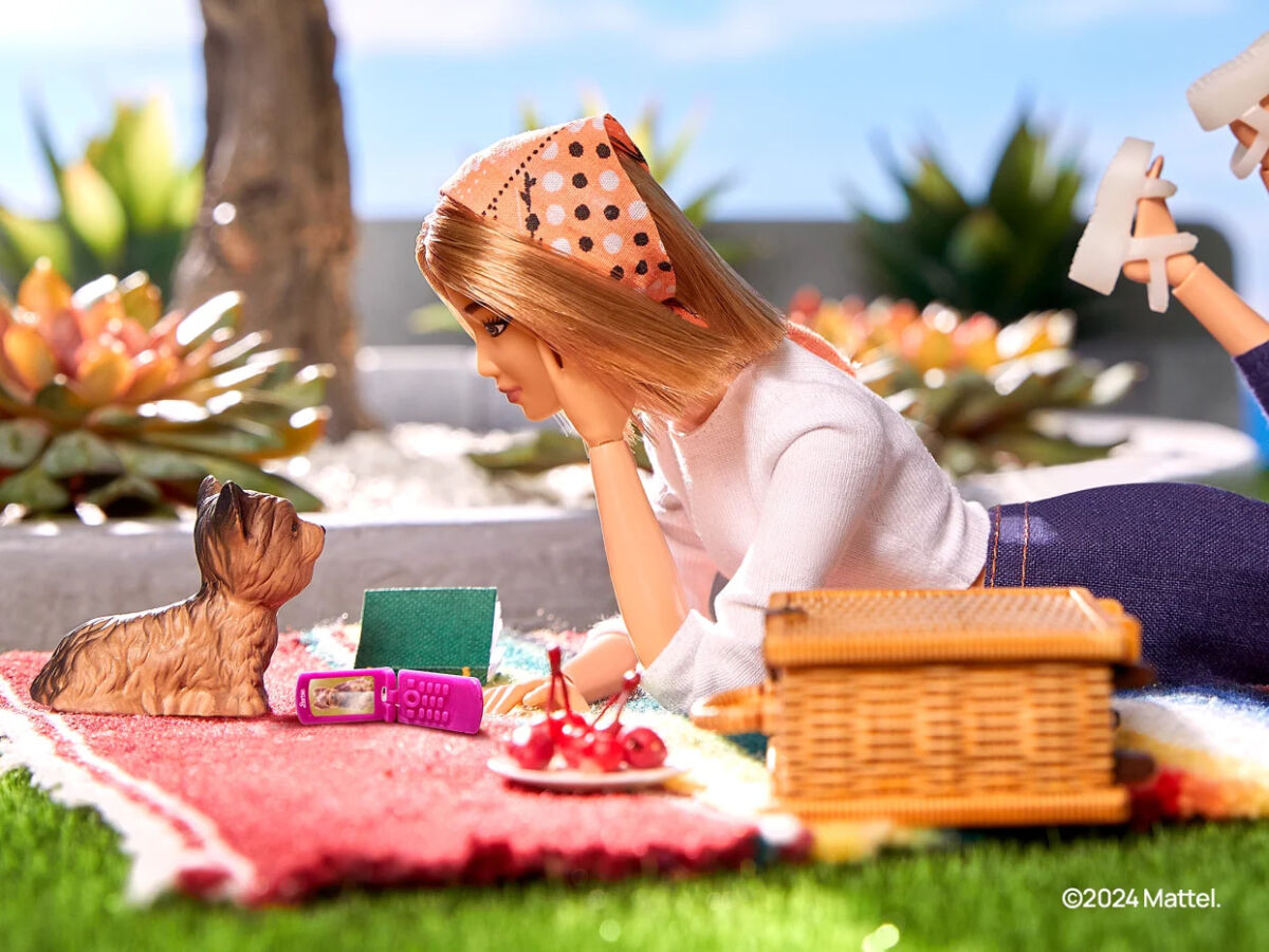 Barbie Flip Phone 