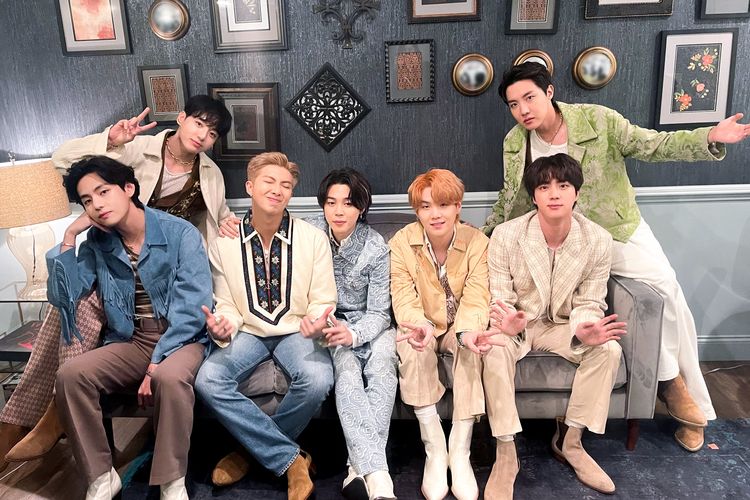 Belanja Di Tokopedia Dapat Post Card Bts