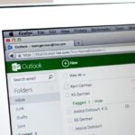 Microsoft Buat Fitur Prediksi Teks Untuk Outlook