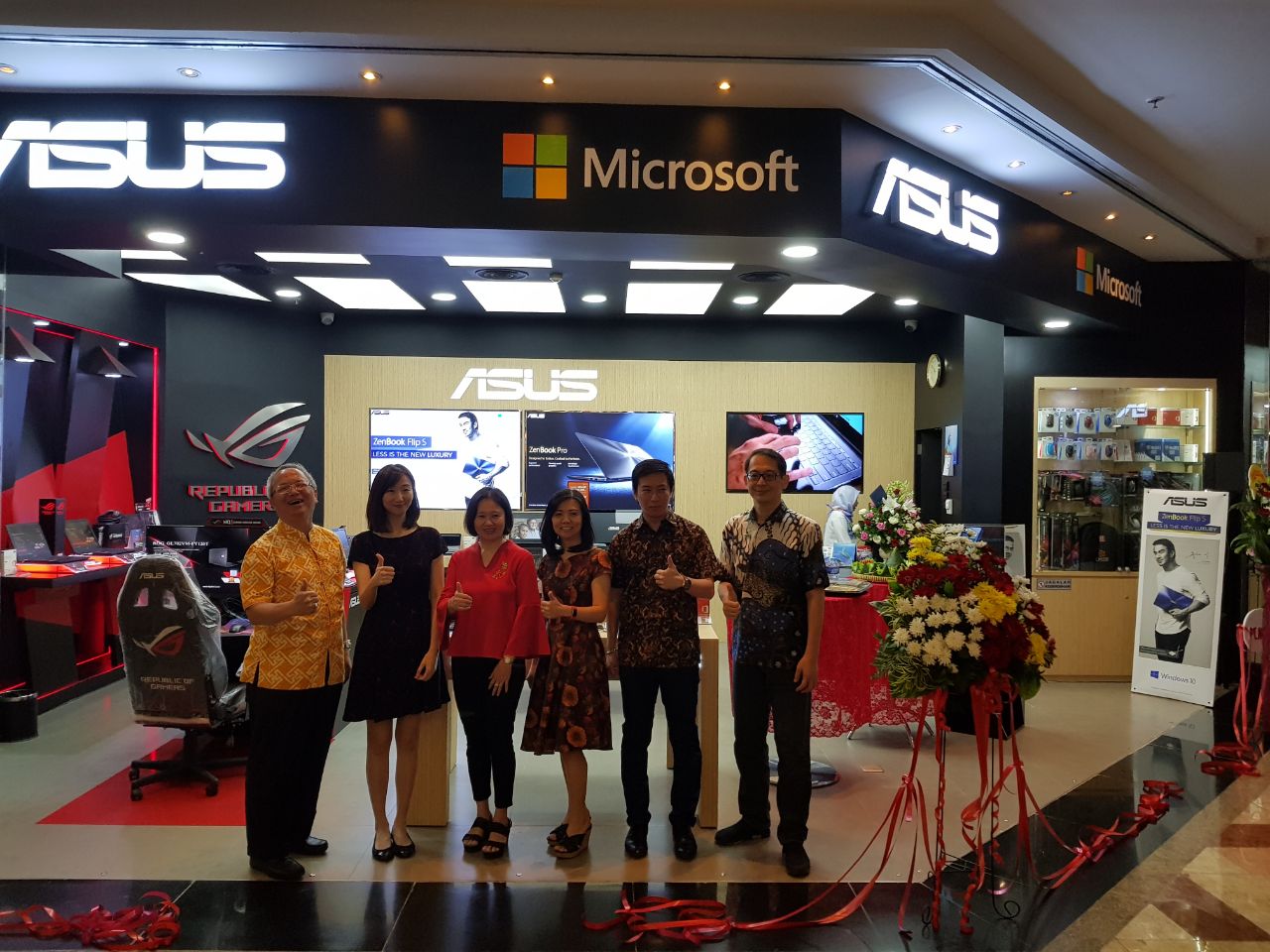 Asus Hadirkan Notebook Premium Store Pertama Di Indonesia