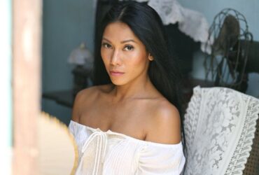 Alasan Anggun Tak Mau Gonta Ganti Hape Bikin Netizen Respect