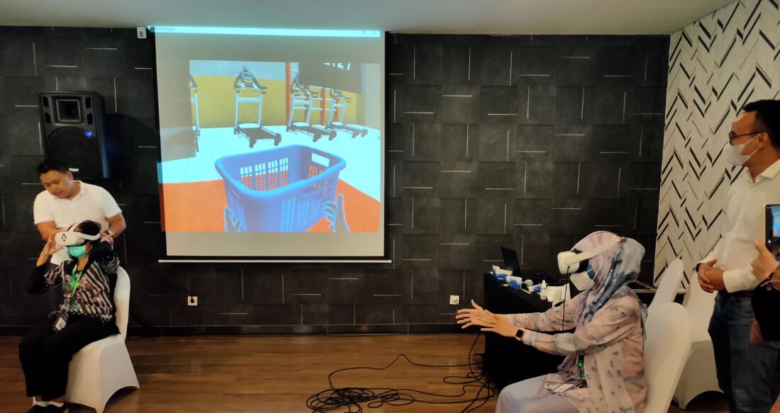 Bantu Terapi Pasien Stroke