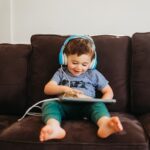 Tips Ampuh Untuk Melindungi Anak Dari Risiko Kehilangan Pendengaran Akibat Penggunaan Headphone