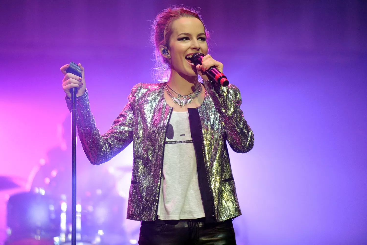 Bridgit Mendler 