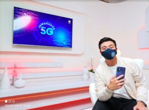 Calvin Nobel Dengan Redmi Note 10 5G 2