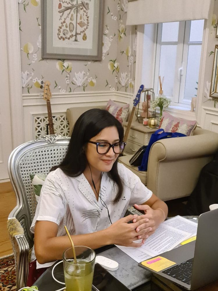 Dian Sastrowardoyo Pekerja Seni