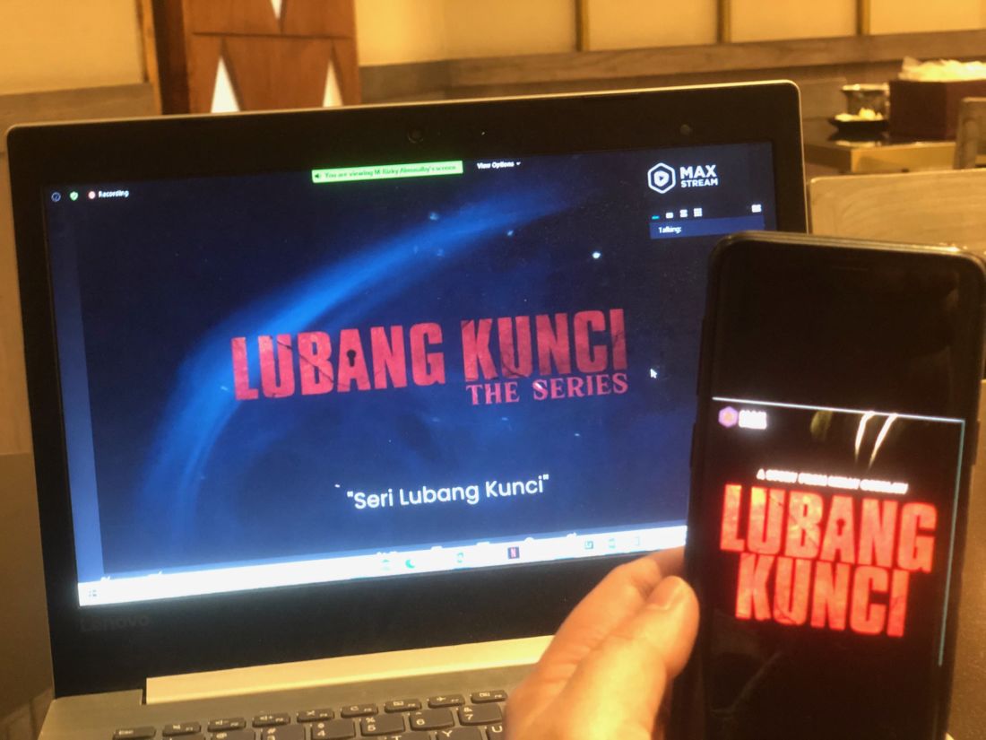 Dibalik Lubang Kunci 10