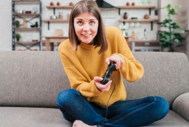 Cobain Main Game Horor 'Phasmophobia'