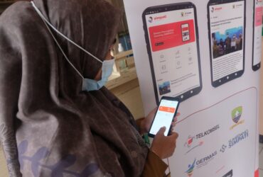 Telkomsel Berikan 300 Unit Gawai Dan 1700 Paket Kartuhalo Untuk Pemkab Sumedang