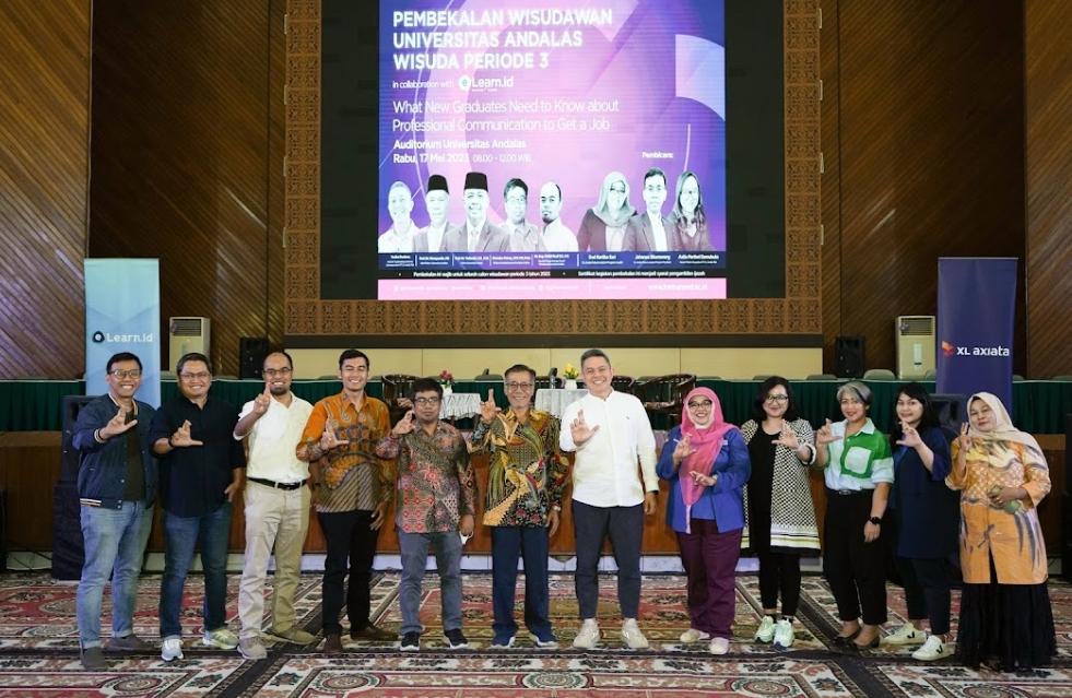 Xlfl Beri Workshop Untuk Mahasiswa Di Padang Dan Bandung