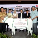 Huawei Bagikan Hewan Kurban Di 15 Kota Di Indonesia