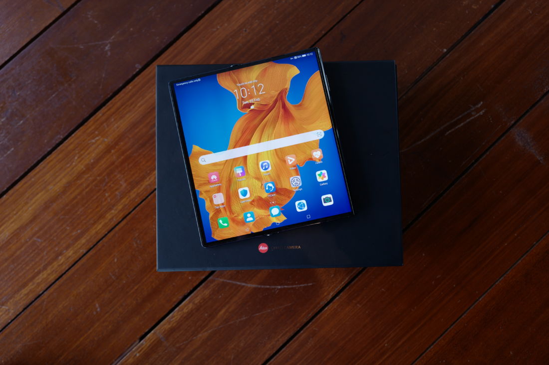 Huawei Kenalkan Ponsel Lipat