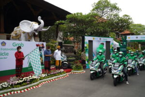 Foto 5 Peluncuran Resmi Kendaraan Berbasis Listrik Kbl Oleh Grab Indonesia Di Bali Bersama Gubernur Bali Bapak I Wayan Koster