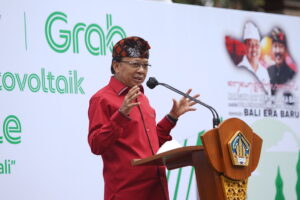 Foto 6 Gubernur Bali Bapak I Wayan Koster
