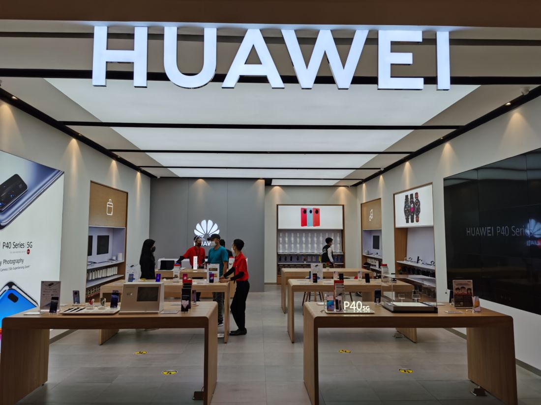 Huawei Resmikan High-End Experience Store Di Summarecon Mall Serpong