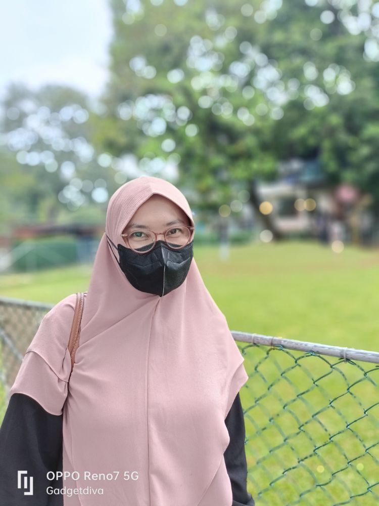 Foto Bokeh Flare Portrait Oppo Reno7 5G 