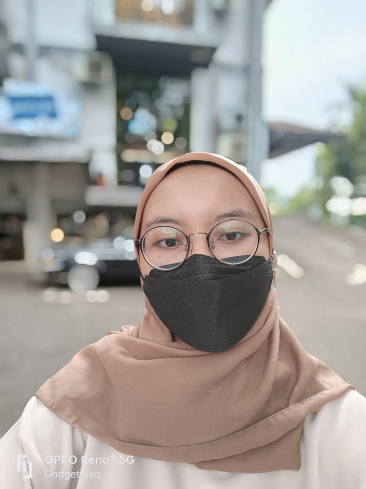 Foto Bokeh Flare Portrait Oppo Reno7 5G 