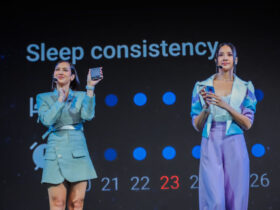 7 Artis Cantik Awet Pakai Samsung Lipat