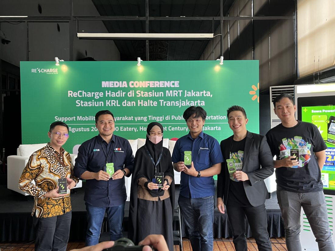 Layanan Power Bank Portable Recharge Resmi Hadir Di Mrt