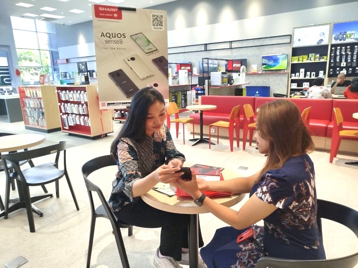 Sharp Perluas Pasar Smartphone Mereka Hingga Pulau Bali