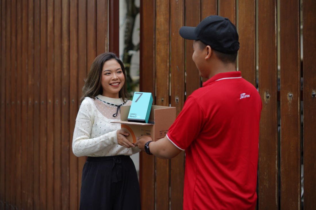 Oppo Berikan Layanan Pengiriman Cepat Untuk Oppo Reno7 Series