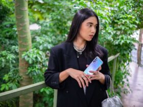 Hadir Dalam Warna Silver